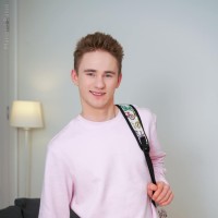 Muscular gay twink - Picture 1