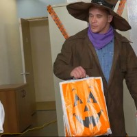 Jacking more than a lantern at the Grab Ass offices for Halloween - Picture 4
