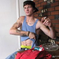 Alex smokes - Picture 3