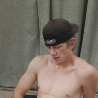 Ian Madrox smokes - Picture 12