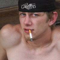 Ian Madrox smokes - Picture 22
