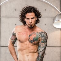 Zario Travezz fucks Archer Croft - Picture 1