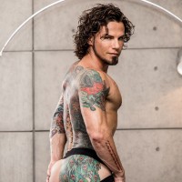 Zario Travezz fucks Archer Croft - Picture 2
