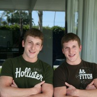 2 Four 2 - Picture 1