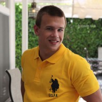 Vincent shows his huge dick - Picture 2