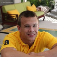 Vincent shows his huge dick - Picture 1