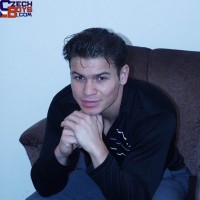 Muscular dude - Picture 2