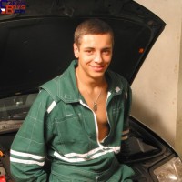 Horny mechanic is getting naked - Picture 1