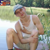 Lovey boy stripping down outdoors - Picture 6