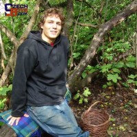 Attractive twink outdoors - Picture 1