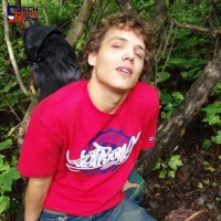 Attractive twink outdoors - Picture 2