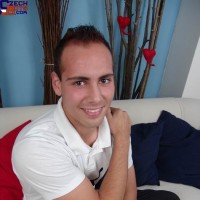 Horny guy plays with his dick - Picture 1