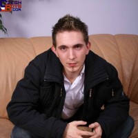 Attractive guy with nice body - Picture 1