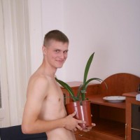 Sexy guy shows his dick - Picture 14