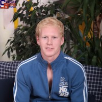 Sporty blond jock - Picture 1