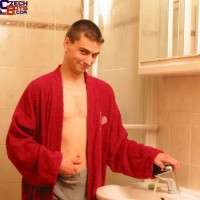 Euro boy jerking off - Picture 1