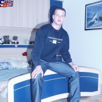 European stud jerking off - Picture 1