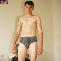 Boy naked - Picture 3