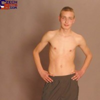 Blond twink naked - Picture 3