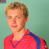 Blond european twink posing naked - Picture 1