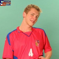Blond european twink posing naked - Picture 2