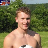 Twink football player naked - Picture 8