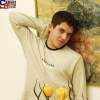 Brunette twink jerking off - Picture 1