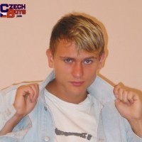 Blond stud naked - Picture 2