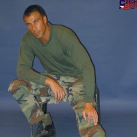Soldier stripping - Picture 5