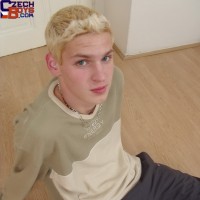 Blond boy - Picture 1