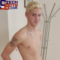 Blond boy - Picture 9