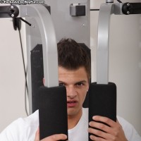Marv cums in the gym - Picture 1