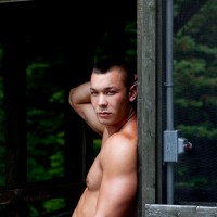 Hot muscle hunk shows his shaved cock outdoors - Picture 7