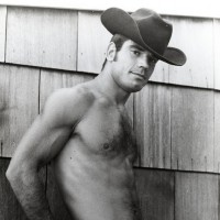 Hot guys poing naked - Picture 6