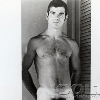 Hot guys poing naked - Picture 12