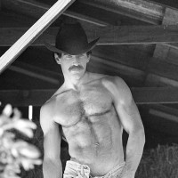 Mike Morris posing naked - Picture 6