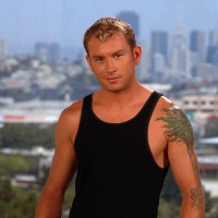 Hot muscle man posing - Picture 11