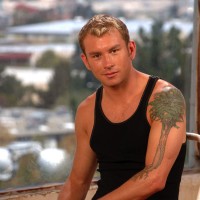 Hot muscle man posing - Picture 13