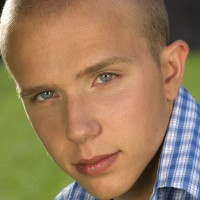 Handsome twink outdoors - Picture 1