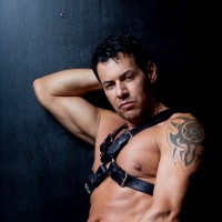 Muscle man in leather pants. - Picture 15