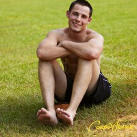 Cut gay boy posing - Picture 4