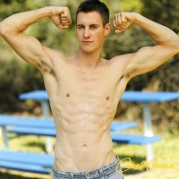 Travis - Picture 4