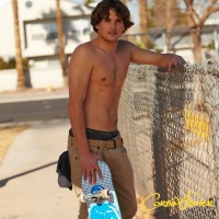 Hot skateboarder - Picture 3