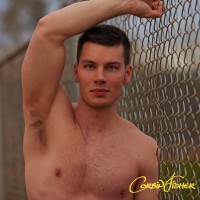 Hot athlete plays with his cock - Picture 5
