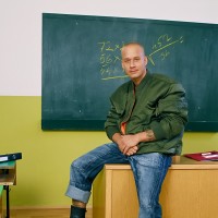 Skinheads Vs School Boys - Picture 51
