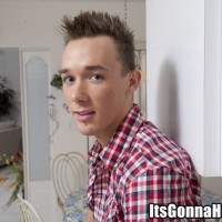 Hot young boy loves a huge cock - Picture 1