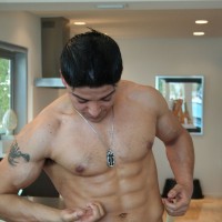 Latin muscle man - Picture 10