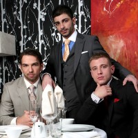 VIP room threesome - Picture 9