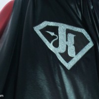 Superhero gets tied up - Picture 2