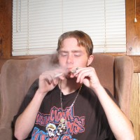 Billy Da Kidd smokes and shows his dick - Picture 3